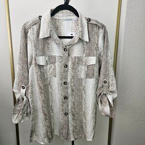Women's Snake Skin Blouse Light Grey and Cream. Roll up button Sleeves NWT Size